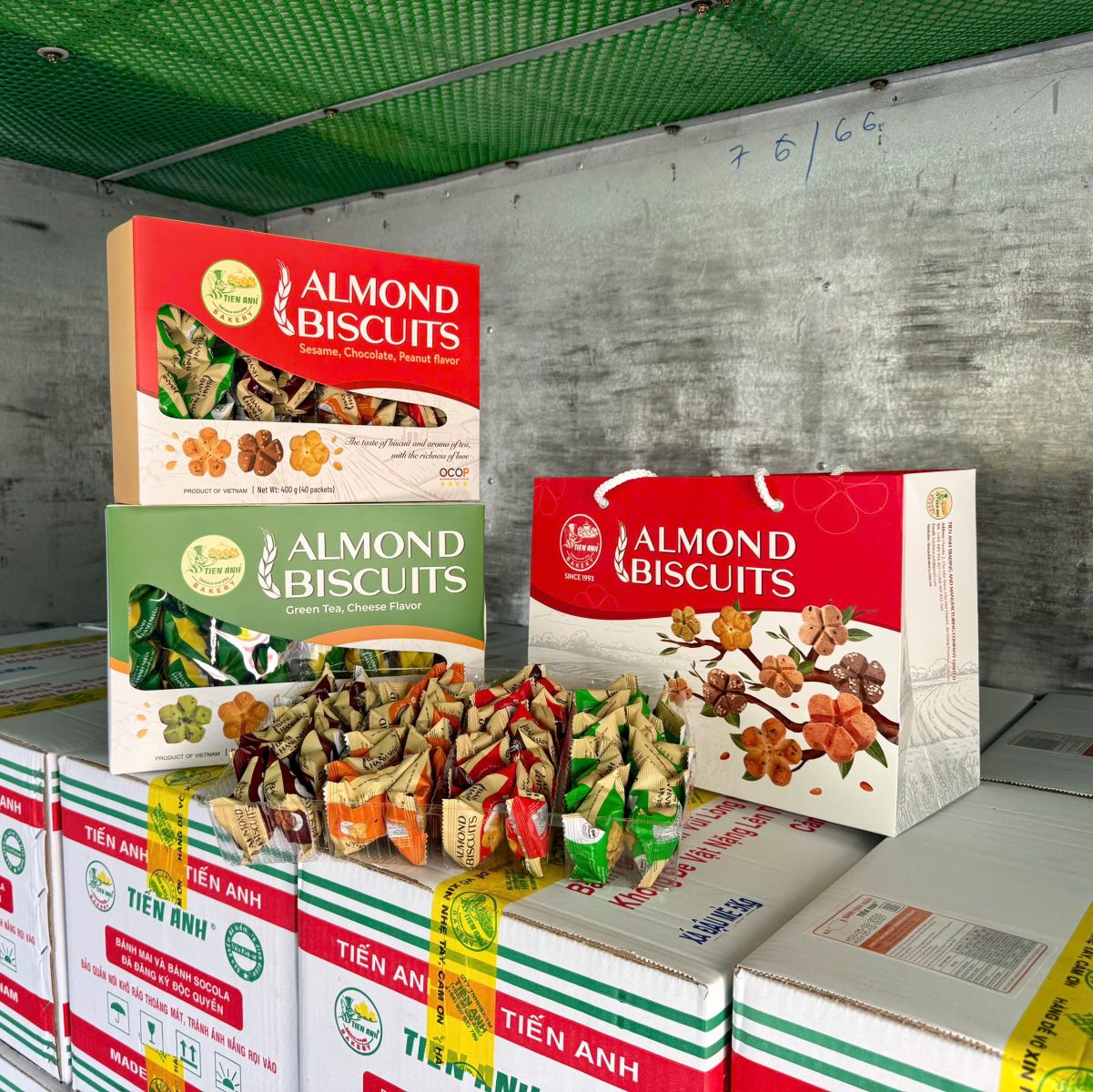 bánh hạnh nhân làm quà An Giang