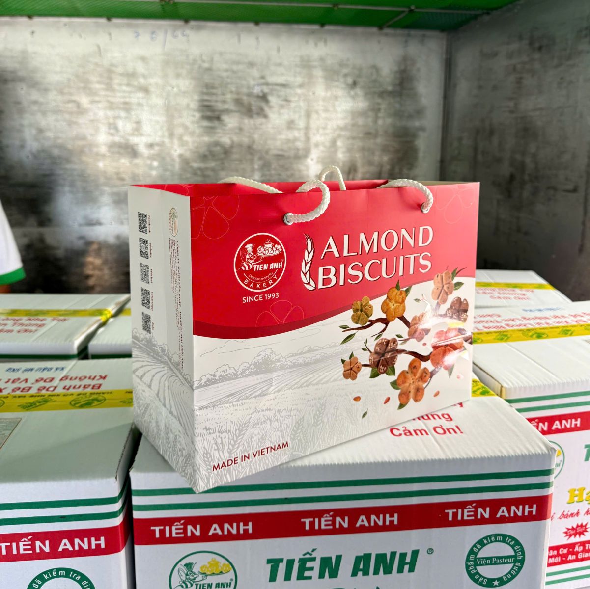 bánh hạnh nhân làm quà An Giang